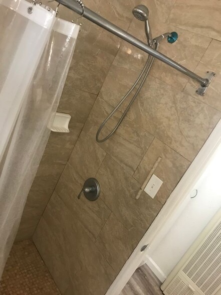 Building Photo - 3477 Carmona Ave