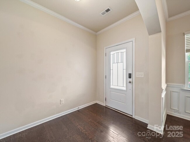 Building Photo - 1067 Winnett Dr