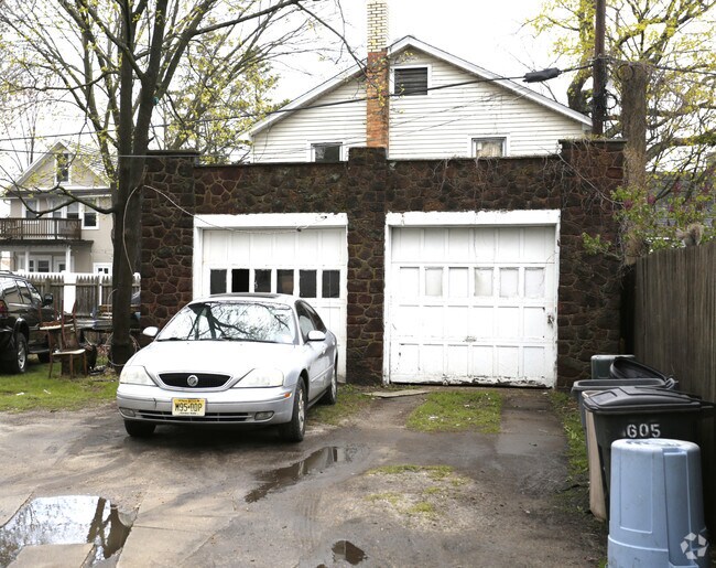 Building Photo - 605 1st Ave