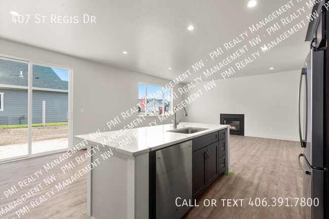 Building Photo - 407 St Regis Dr