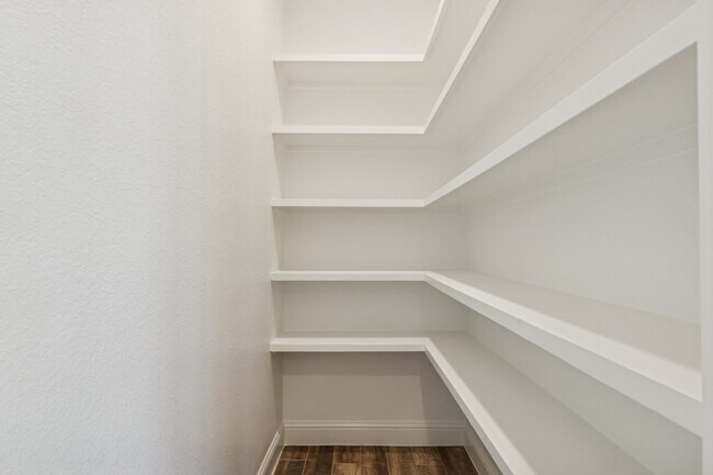 Building Photo - 1610 Newgulf Dr