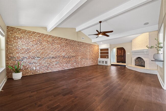 Building Photo - 2815 Bermuda Dunes Dr