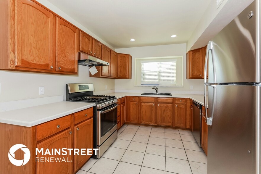 Building Photo - 4544 E Garnet Ave