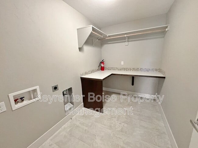 Building Photo - 2784 S Trailwood Way