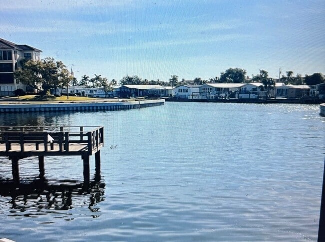 Building Photo - 19029 US-19