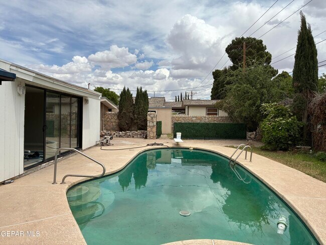 Building Photo - 8316 W H Burges Dr