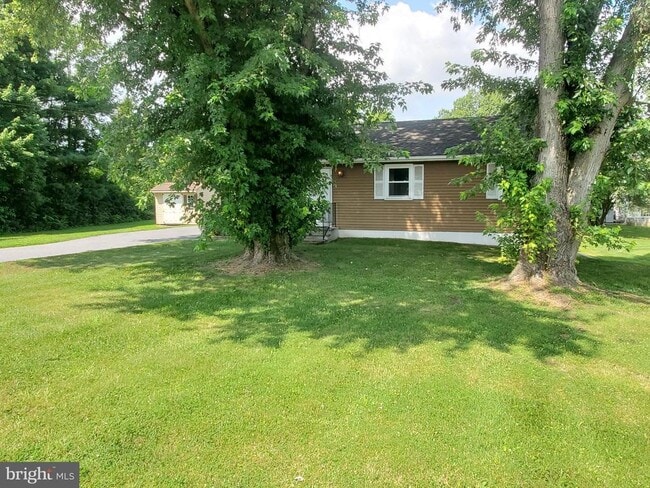 Building Photo - 570 Guldin Rd