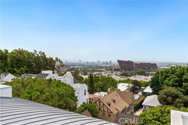 Building Photo - 1014 Larrabee St