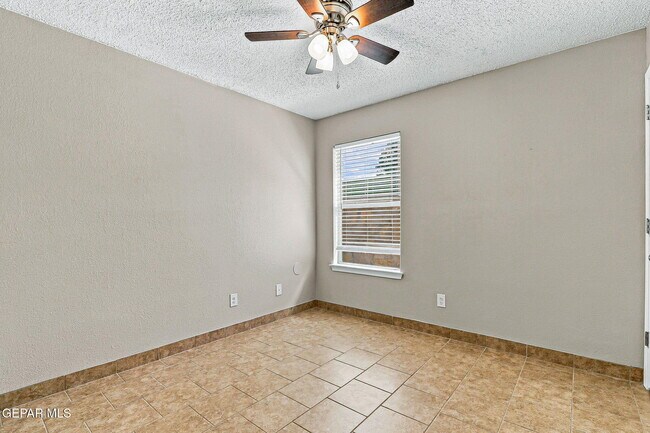 Building Photo - 2724 Granite Rock Pl