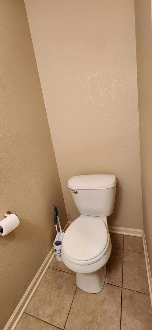 Building Photo - Spacious Town House for Rent