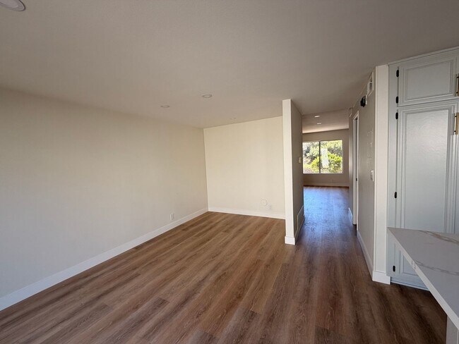 Building Photo - 275 Green Heath Pl