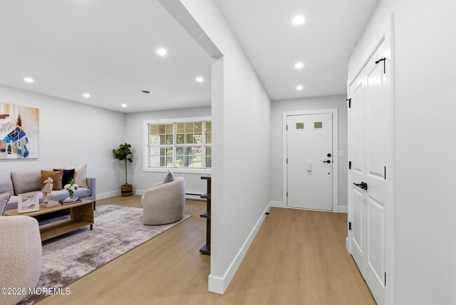 Building Photo - 2 Leighton Ln