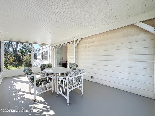 Building Photo - 909 Sequoia St