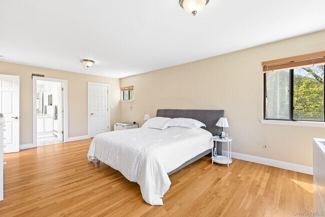 Building Photo - 26 Devonshire Dr