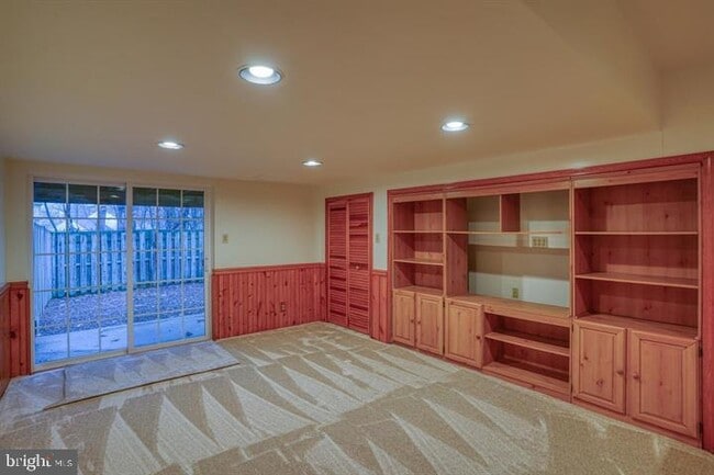 Building Photo - 807 Stockbridge Dr