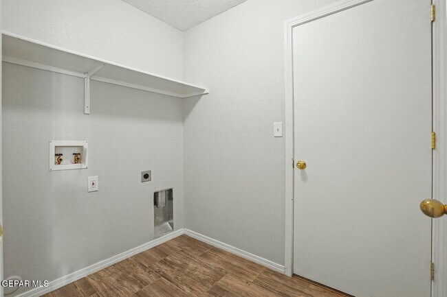 Building Photo - 14223 Poets Rock Ln