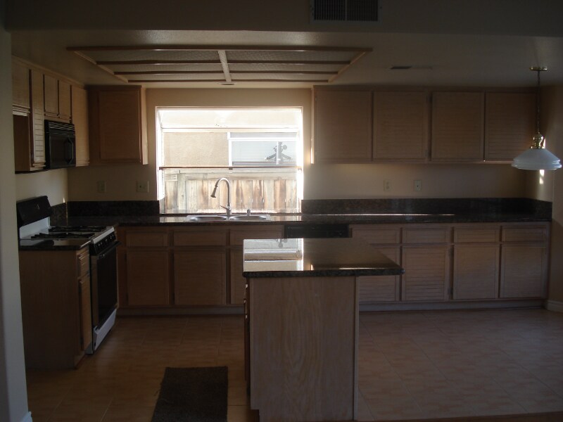 Building Photo - 14421 Autumn Hill Ln
