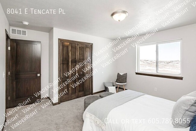 Building Photo - 8041 E Tencate Pl