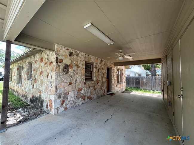 Building Photo - 237 E Garza St
