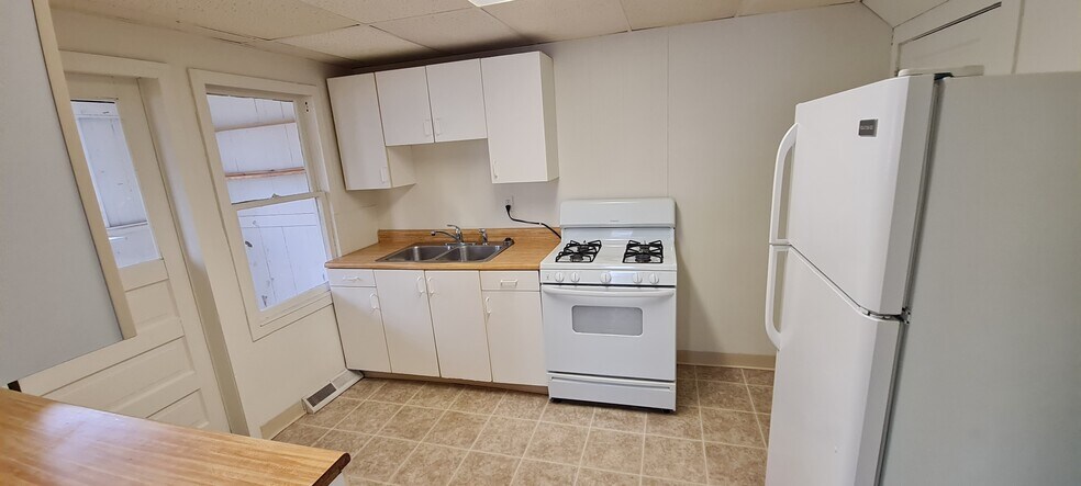 Building Photo - 506 W Chemung St