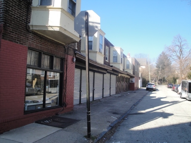 Building Photo 1 - 231-233 W Coulter St