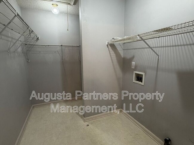 Building Photo - 4420 Misty Cove Ct
