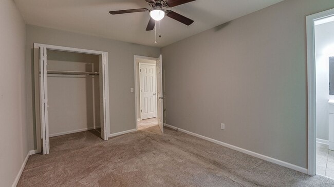 Building Photo - 3 Bedroom 1.5 Bath Home in Holly Court - Goose Creek