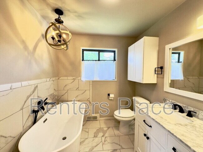 Building Photo - 4051 E 46th Pl