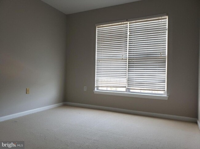 Building Photo - 2203 Montauk Dr