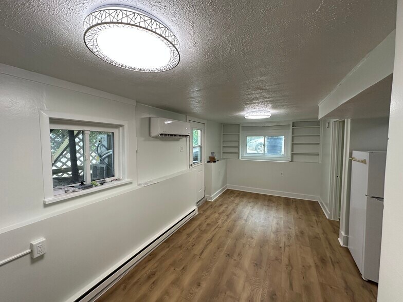 Living area - new split air conditioning - 926 E St Charles Rd