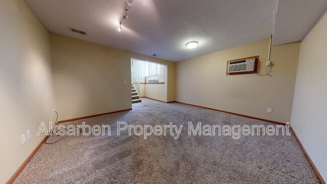 Building Photo - 2776 33rd Ave