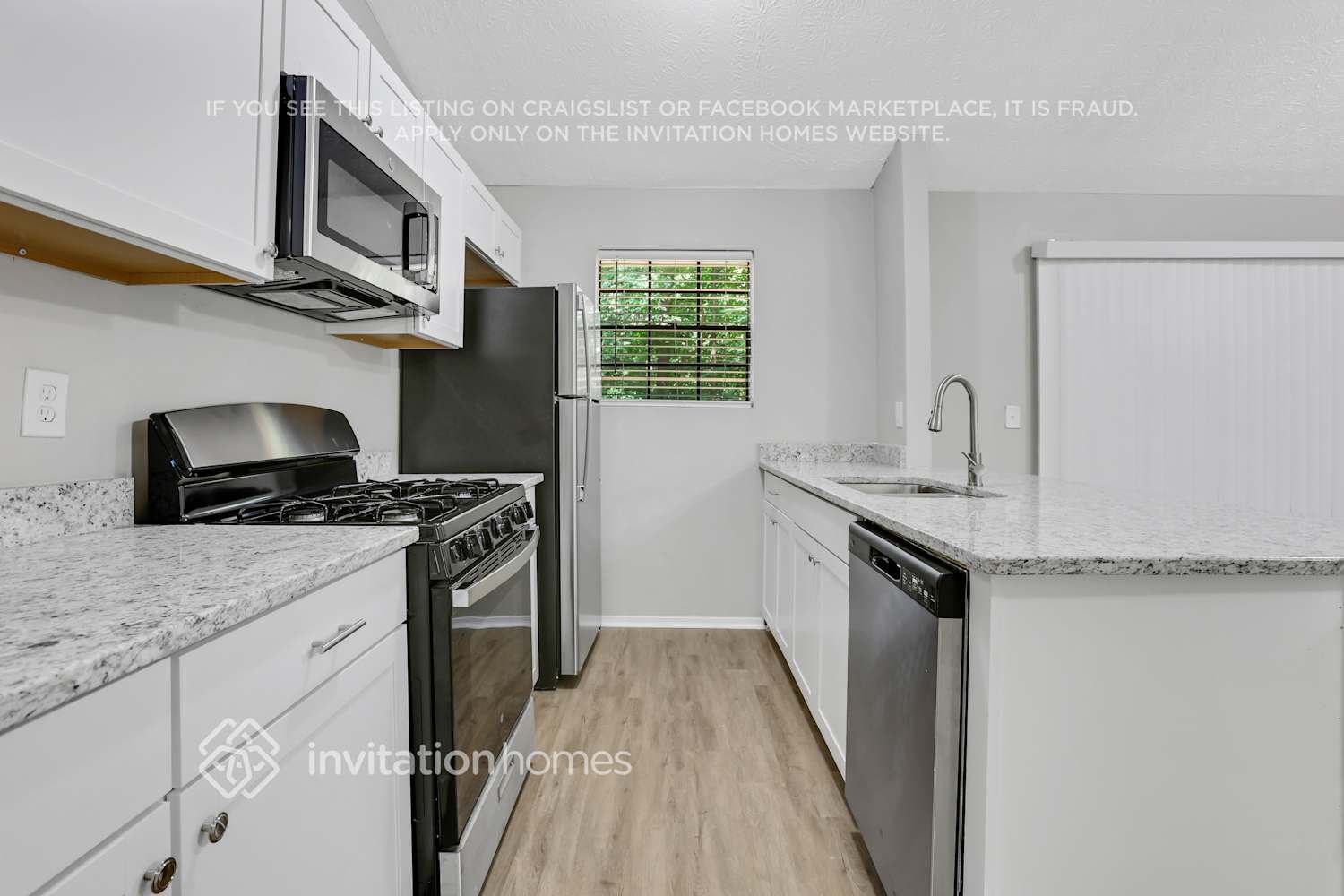 Building Photo - 5544 Petite Point