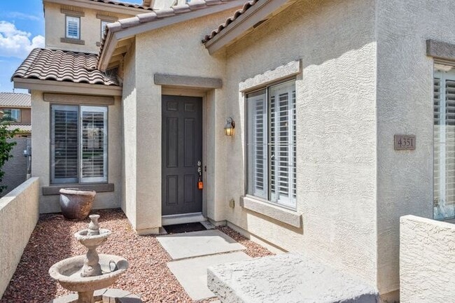 Building Photo - Beautiful 5 Bedroom 3 Bath home