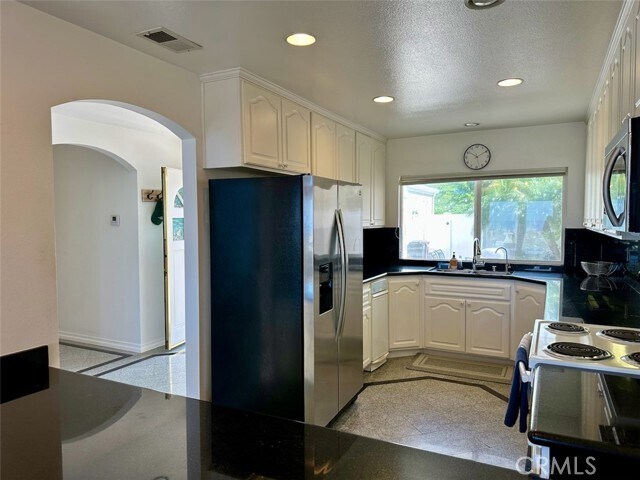 Building Photo - 33635 Capstan Dr