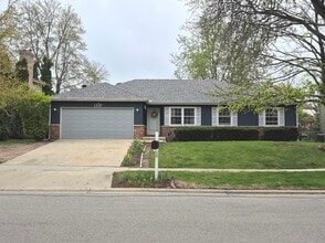 Building Photo - 1332 E Bailey Rd