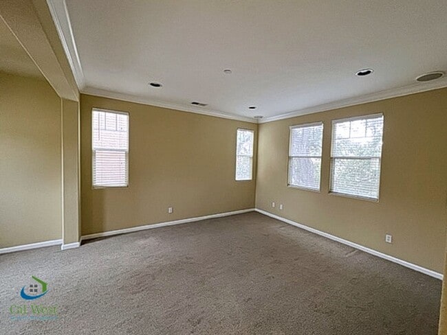 Building Photo - $3995 - 3 Bed/2.5 Bath Two Story Home in D...