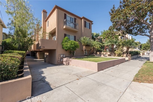 Primary Photo - 703 Main St