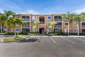 Building Photo - ** NAPOLI ** 2 BED / 2 BATH - CONDO - TURN...