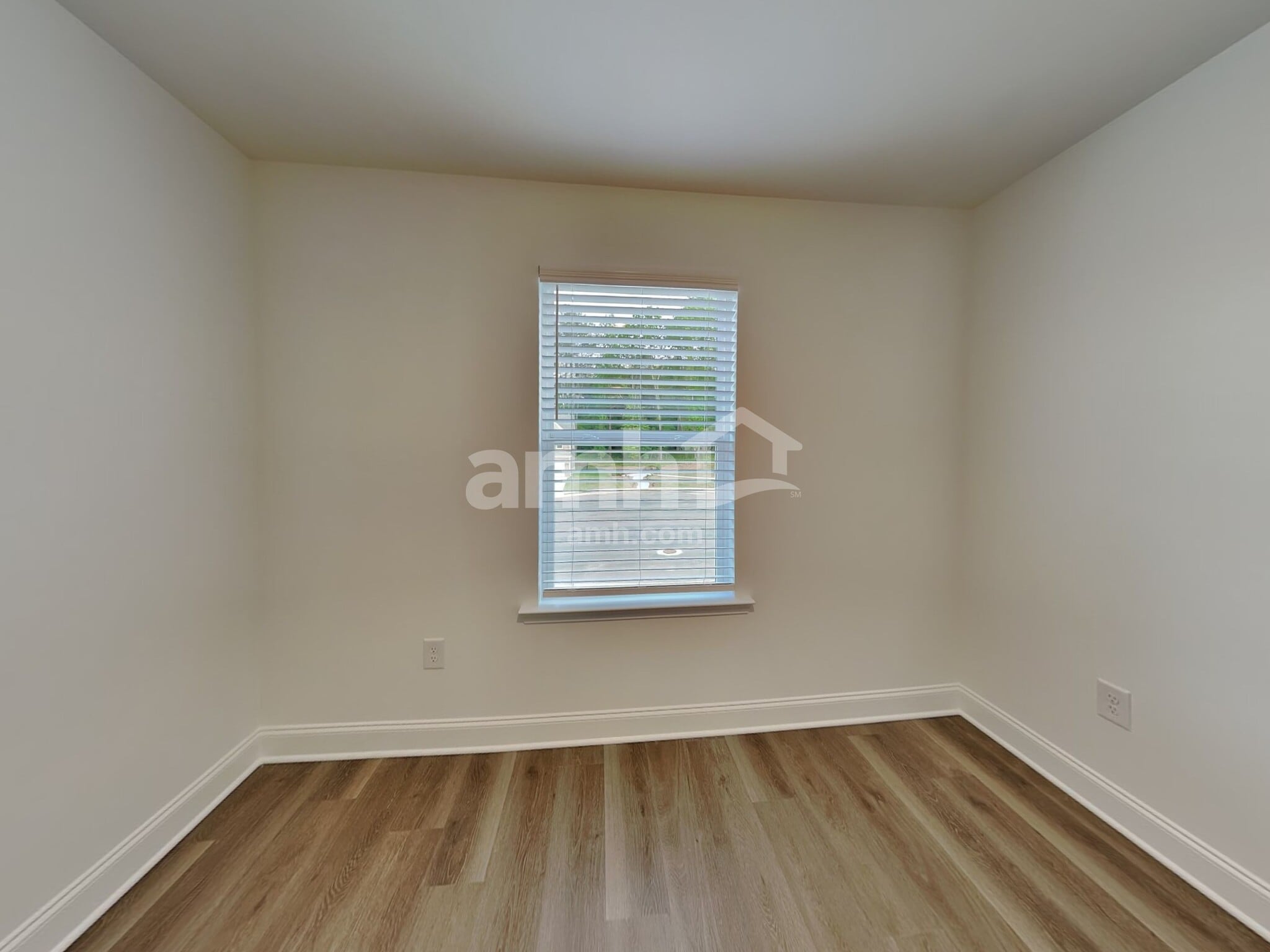 Building Photo - 920 Carnelian Ln