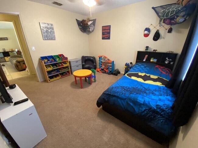 Building Photo - 5510 Greentree Ave