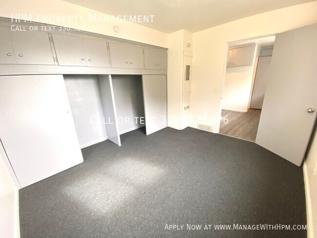 Building Photo - 1415 Yale Ave NW