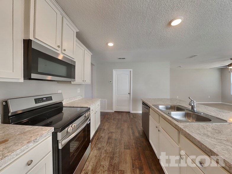 Building Photo - 12043 Sea Grove Pl