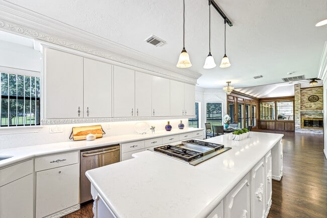 Building Photo - 21410 Ganton Dr