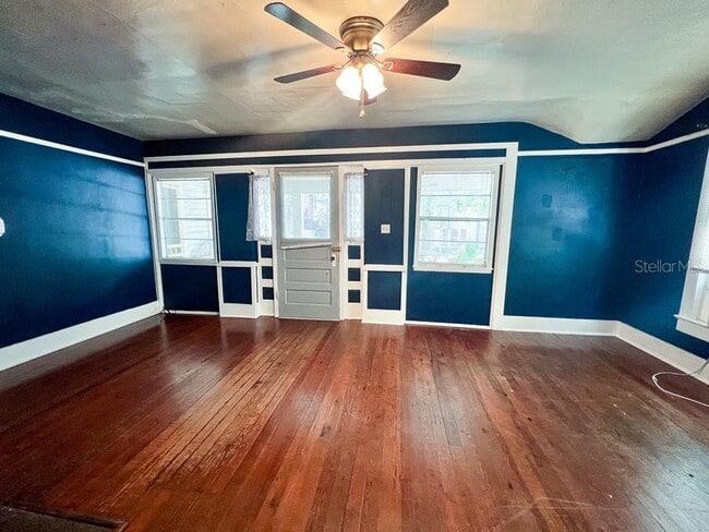 Building Photo - 312 NE 2nd Ave