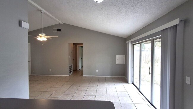 Building Photo - Upgraded 4BD/2BA Single Family Home in Orlando!