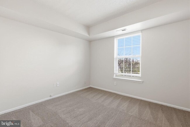 Building Photo - 2014 Barry Ct