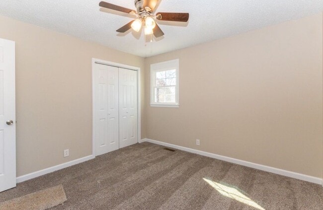 Building Photo - 816 Garrettsburg Rd