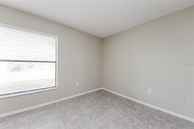 Building Photo - 607 Estrada Ln