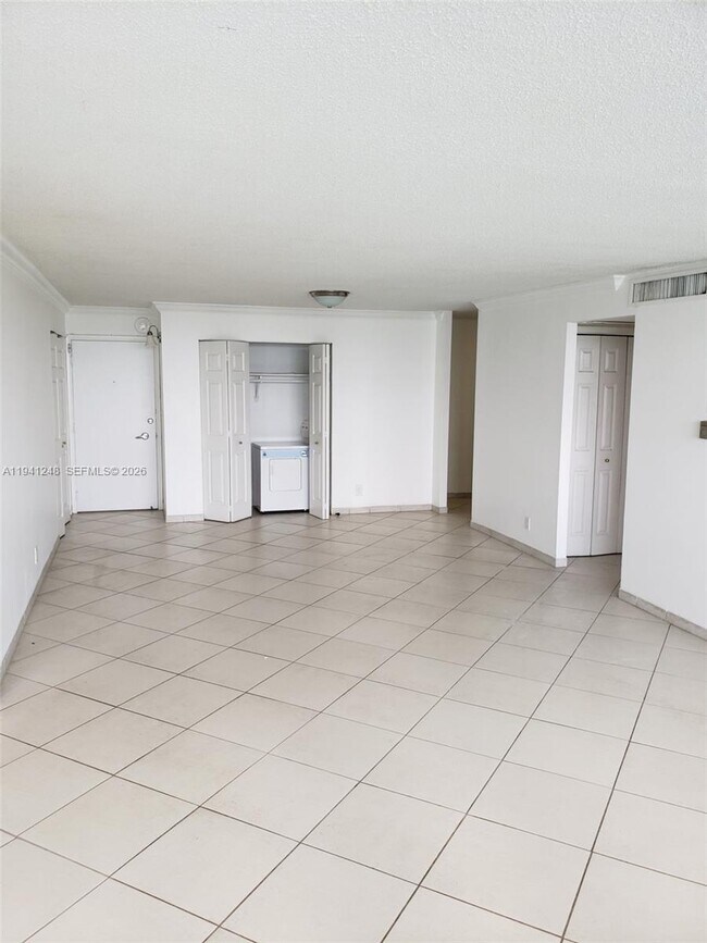 Building Photo - 6770 Indian Creek Dr