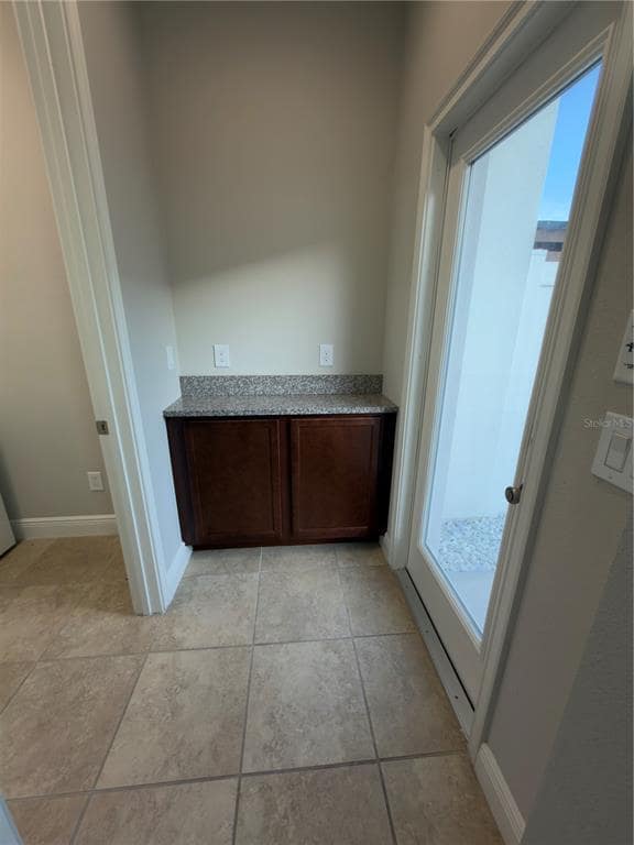 Building Photo - 15537 Honeybell Dr